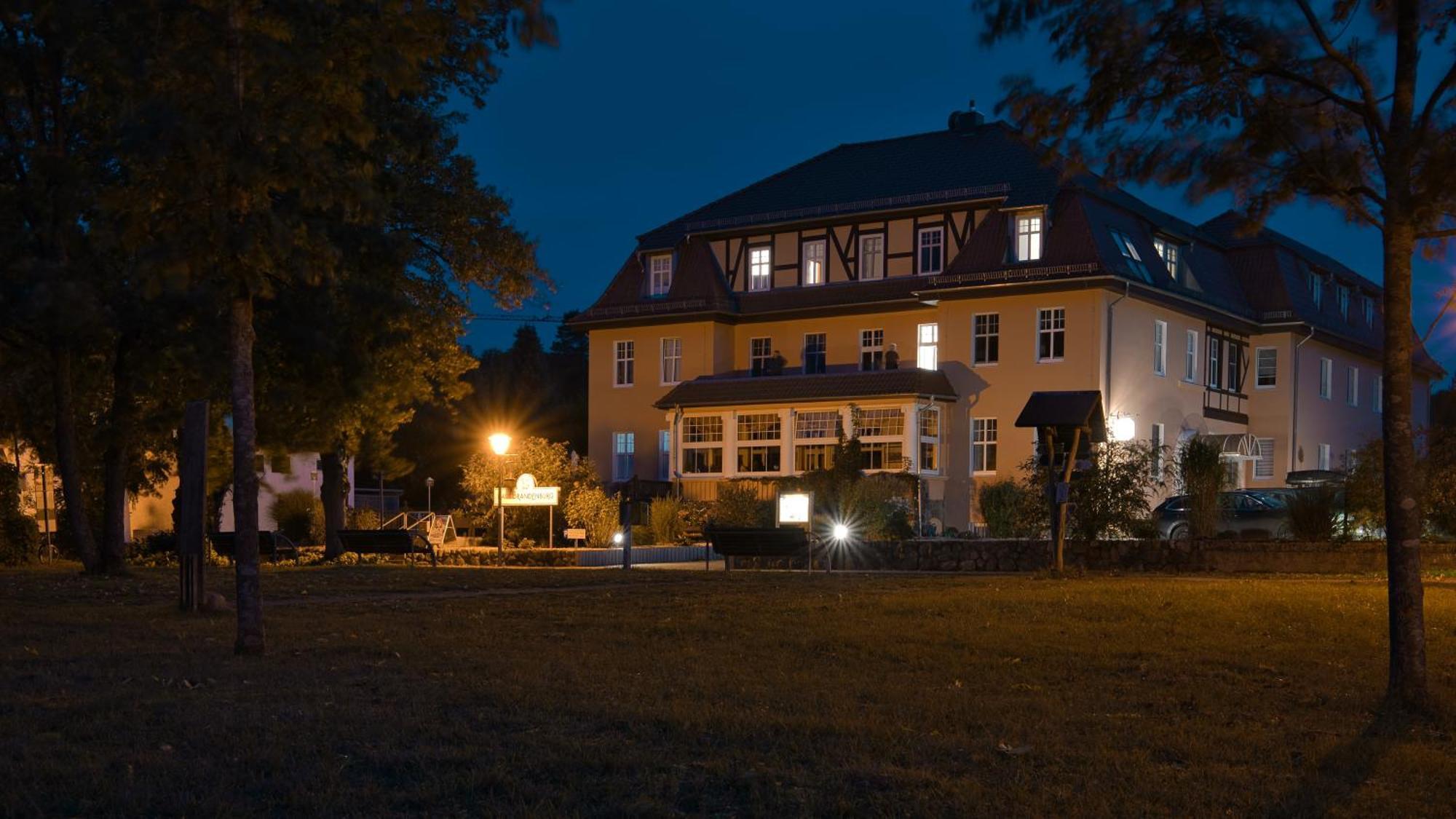 Haus Brandenburg Aparthotel Stechlin Exteriör bild
