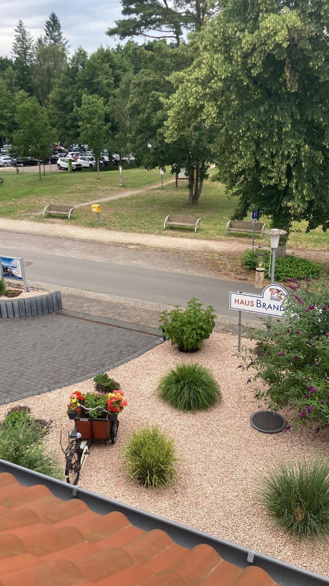 Haus Brandenburg Aparthotel Stechlin Exteriör bild